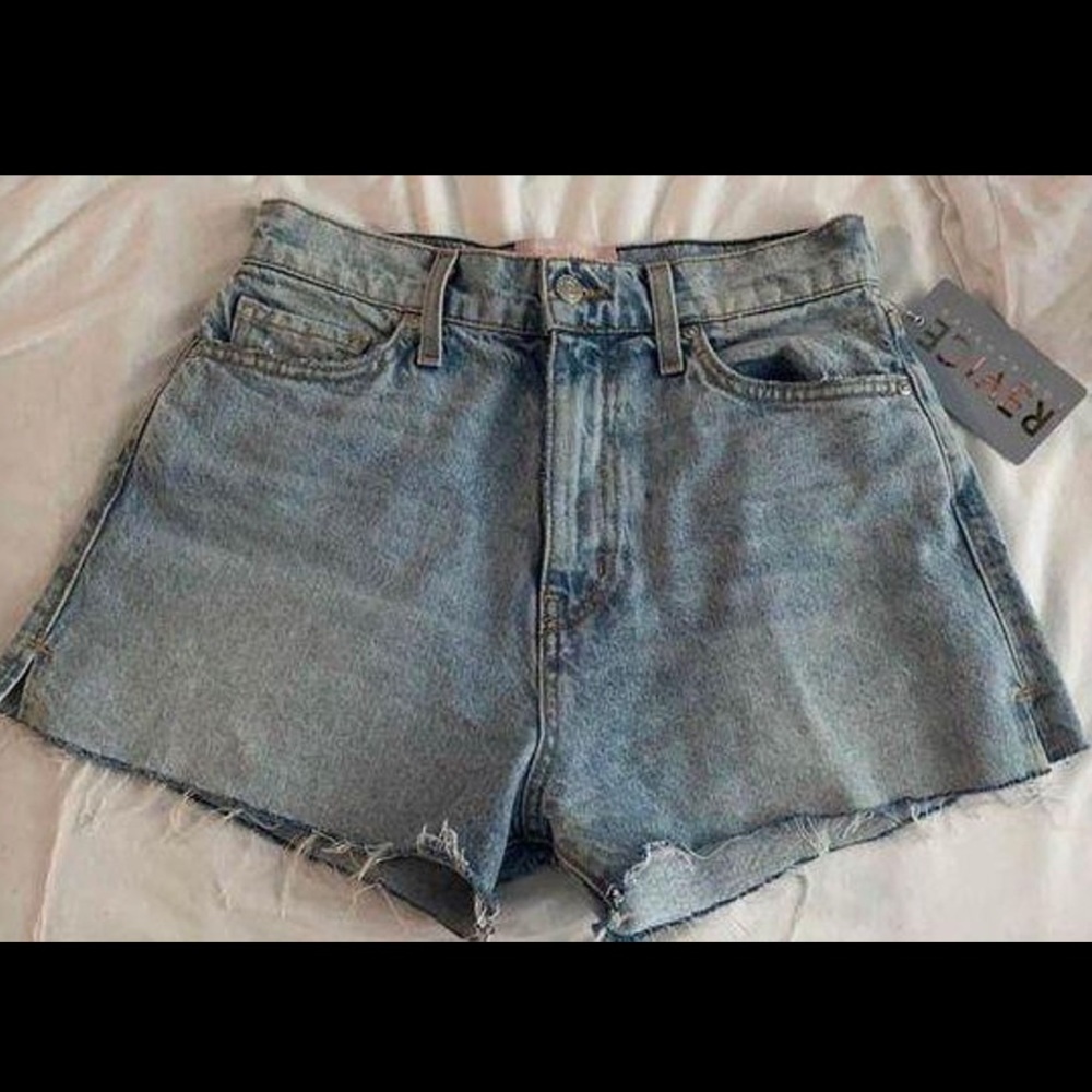 Revice denim shorts. High waisted.